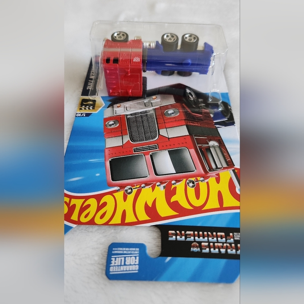 🚛🤖Mattel Hot Wheels Optimus Prime Truck – Transformers – NWT Autobot toy car - Picture 5 of 8